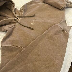 Champion UO Exclusive: Vintage Dye Reverse Weave Oversized Hoodie Size L!!! 😊